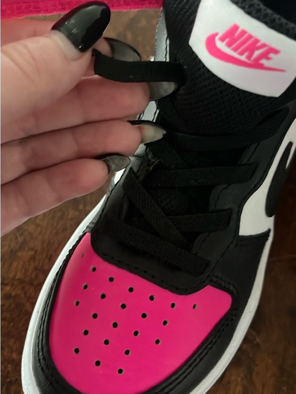 Girls Nike Sneakers - Picture 7 of 7